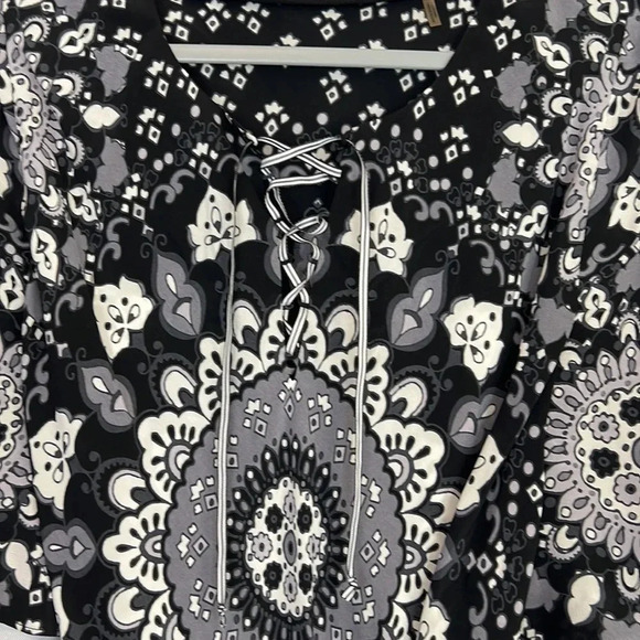 Robert Graham Flutter Sleeve Print Handkerchief Hem Silk  Dress Size Small - Picture 4 of 8